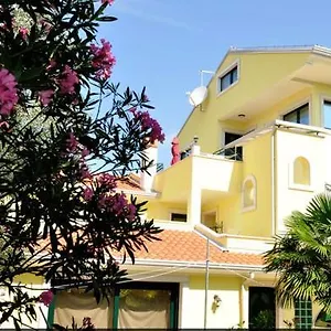 apartments-adri.in-istria.net/